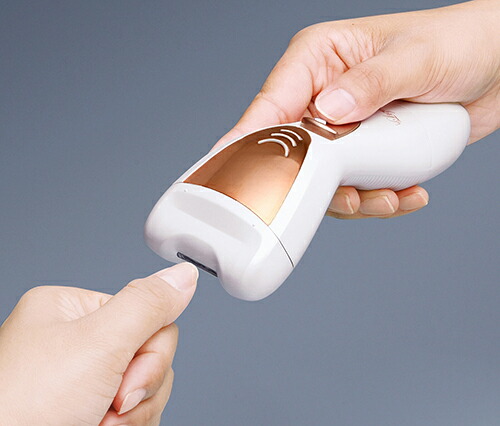 充電範式電動鉤削り 角質世話うねり ネイル 爪切り 爪やすり 持ち運び コンパクト 細胞式 爪先 Daemlu Cl