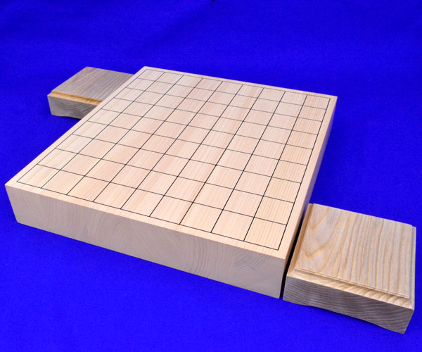 美しい新榧製将棋盤 1尺2寸 駒台 へそ付き 足付 一枚板　盤厚さ17.5ｃｍ　木製カバー付き　天板修理済 将棋