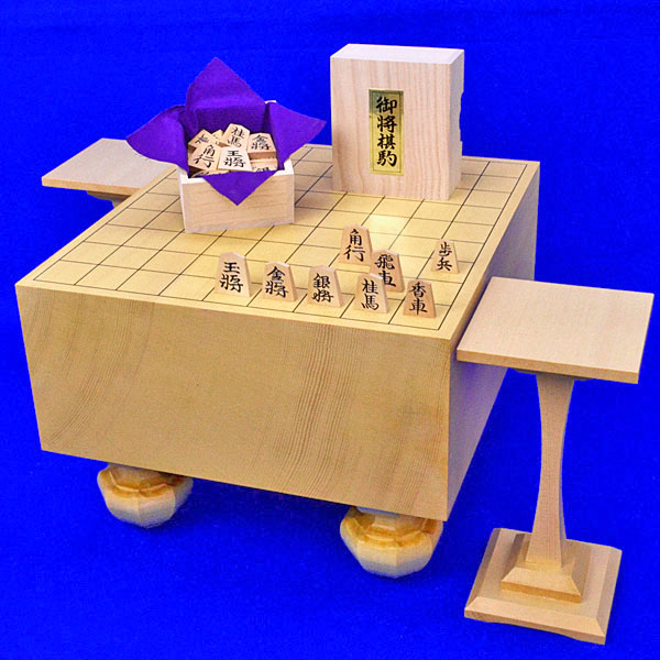 将棋セット 新かや6寸足付将棋盤セット(将棋駒黄楊錦旗彫駒) 将棋囲碁専門店の将碁屋 将棋セット