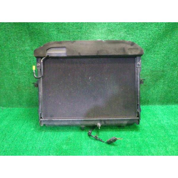 【中古】 デリカ SKP2LM ラジエーター ロングDX 4WD 0.9T 三菱 MITSUBISHI デンソー 422134-6330 MQ913773 A2W 55563 2011年8月 L8