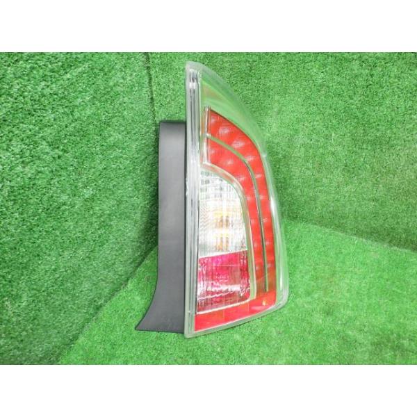 【中古】 プリウス ZVW30 右テールランプ・テールライト S トヨタ TOYOTA スタンレー 47-56 81550-47180 3R9 55558 2012年1月 2ZR-FXE