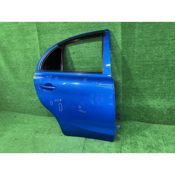 【中古】 マーチ NK13 右リアドア 12X FOUR 4WD サンゴバン M2231 H210M-1HHCA B51｜鈴木商会　店