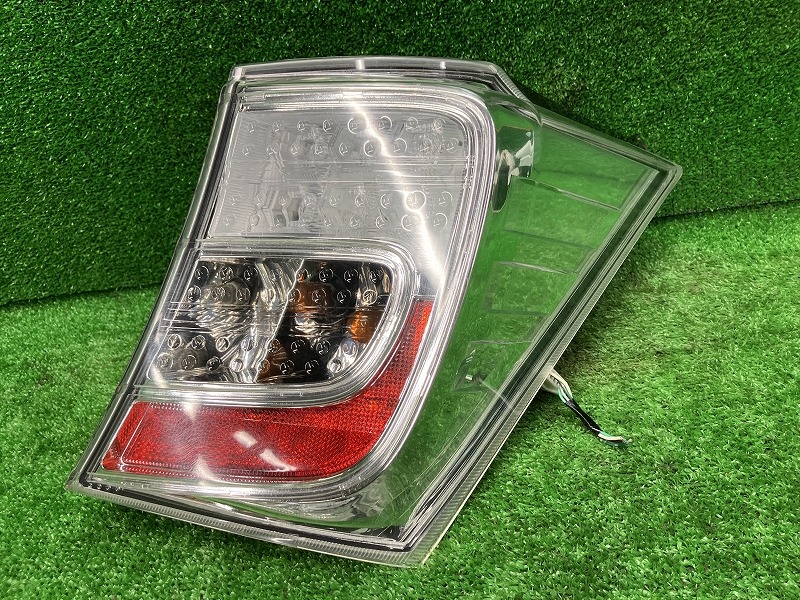 【中古】 フリード GB4 右テールランプ・テールライト G ジャストセレクション イチコ D102 33501-SYY-J51 PB81P