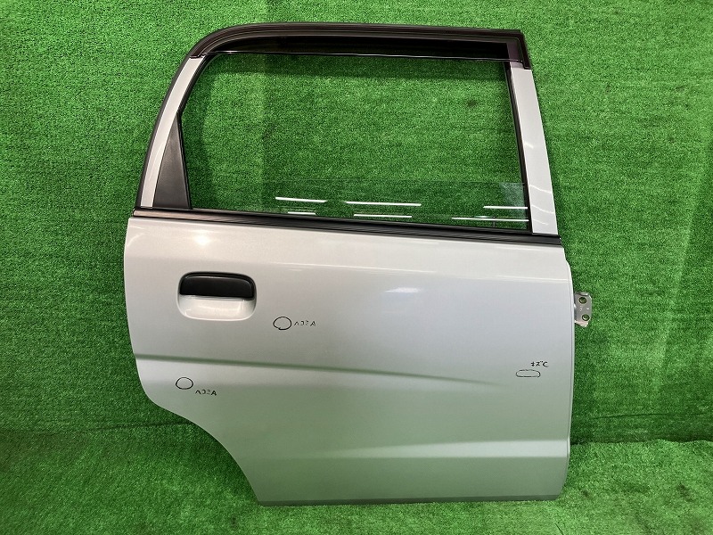 【中古】 アルト HA12S 右リアドア LX 4WD セントラル M2A2 68003-85G00 Z2S