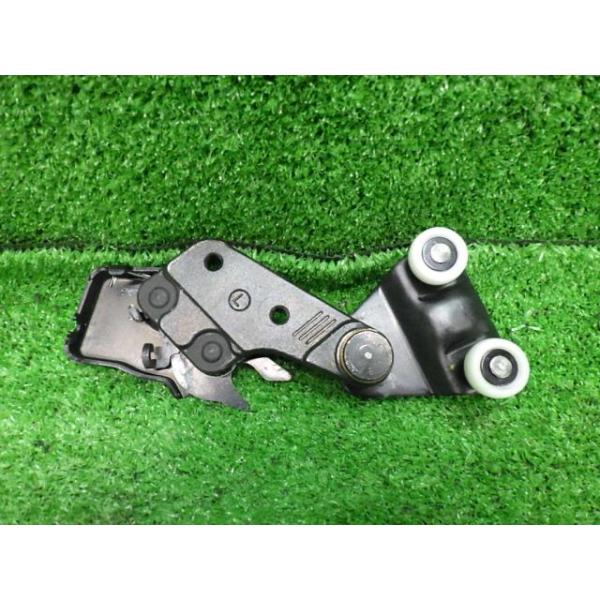 【中古】 ステップワゴン RG2 左リヤスライドドアヒンジ 72572-SLJ-003 72572-SLJ-003