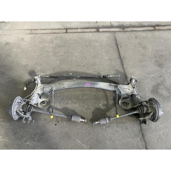 【中古】 N-WGN JH2 リアアクスルビーム カスタムG ターボパッケージ 4WD 42100-T4H-000 NH624P
