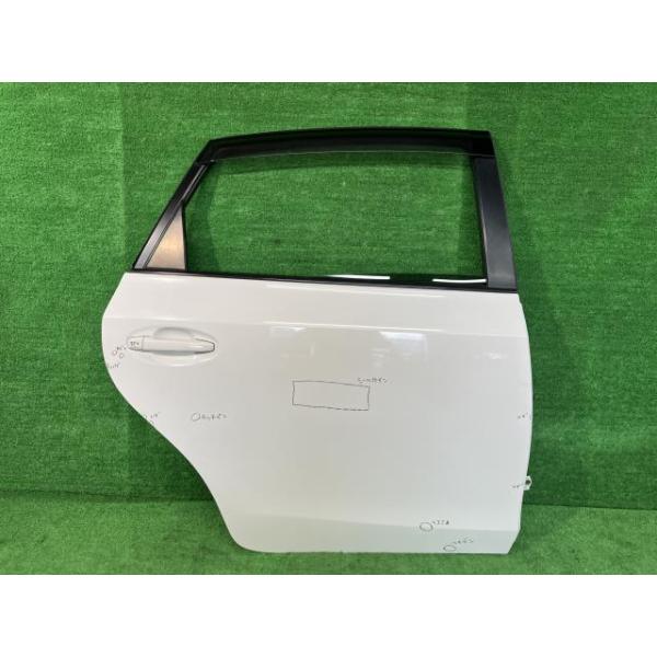 【中古】 プリウスα ZVW41W 右リアドア S Lセレクション 5人 ニホンイタ M31Q8 67003-47180 040