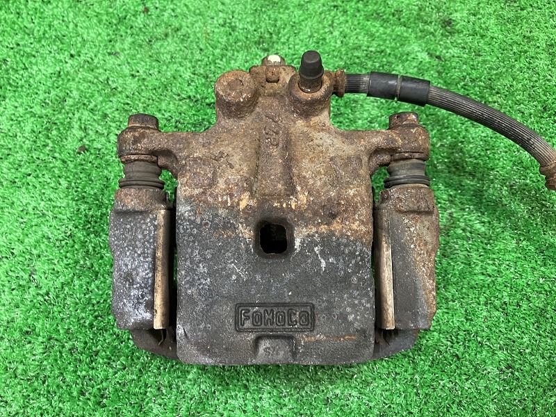 【中古】 MPV LY3P 右リアキャリパー 23T 4WD FOMOCO 7ZP L232-26-980G 35N