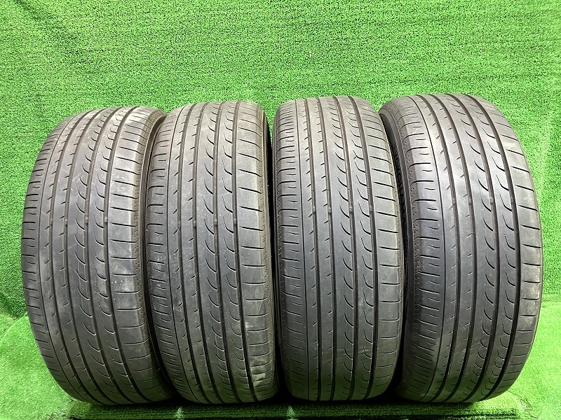 【中古】 YOKOHAMA サマー ヨコハマ ブルーアースRV-02 215/60R17 4本 2本5ミリ 2本6ミリ タイヤ 17インチ 夏