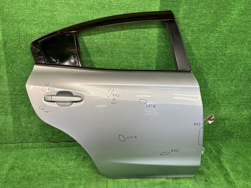 【中古】 インプレッサ GK3 右リアドア G4 1.6I-L アイサイト 4WD アサヒ M2L3 60409FL0609P G1U