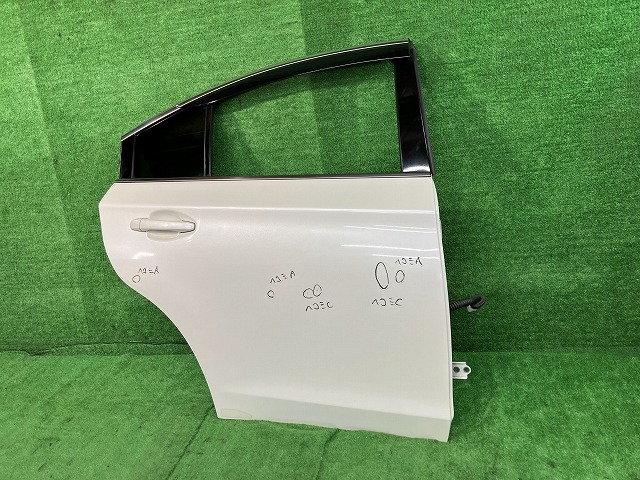【中古】 レガシィ BN9 右リアドア B4 4WD セントラル M263 60409AL0009P K1X