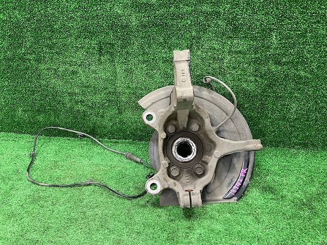 【中古】 シルフィ TB17 右フロントナックルハブ G 40014-1KA1A KH3