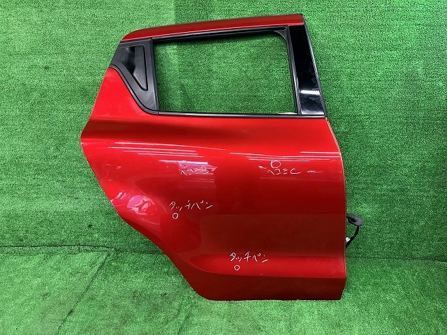 【中古】 スイフト ZD83S 右リアドア XRリミテッド カメラパッケージ 4WD セントラル M261 68003-52R00 ZWP