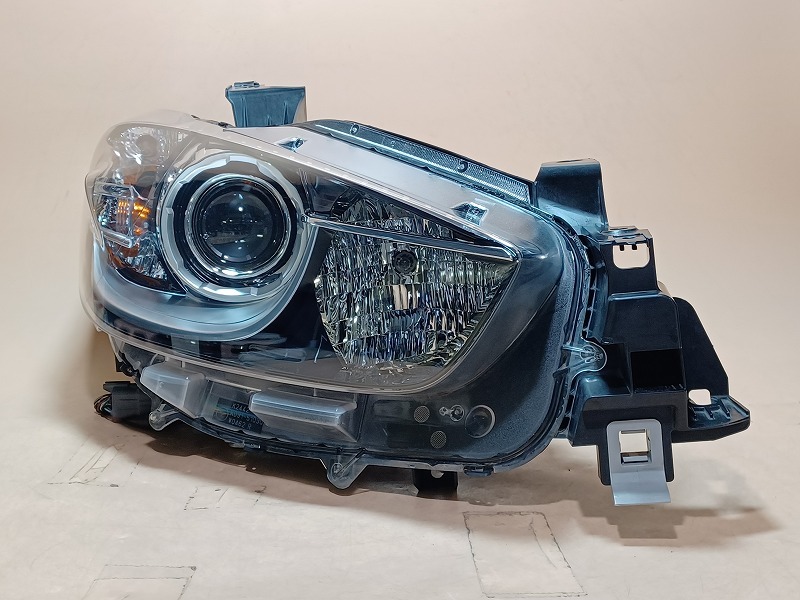 【中古】コーティング済 CX-5 KE2AW 右ヘッドランプ・ヘッドライト XD スタンレー P9770 K032-51-031F 34K
