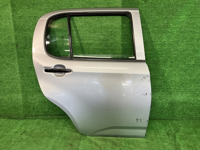【中古】 ブーン M700S 右リアドア X SA2 アサヒ M212 67003-B1090 S28｜鈴木商会　店