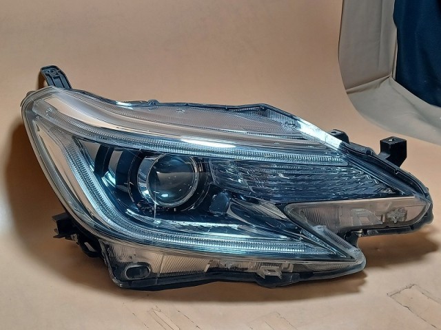 【中古】コーティング済 マークX GRX135 右ヘッドランプ・ヘッドライト プレミアム FOUR コイト 22-358 81145-22B70 062