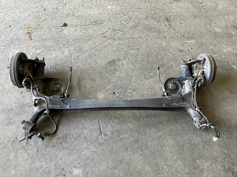 【中古】 N-BOXスラッシュ JF2 リアアクスルビーム X 4WD 42100-TDF-000 NH875P