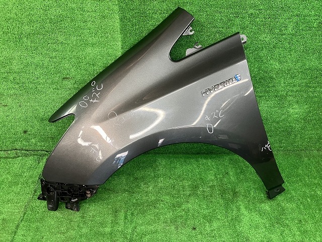 【中古】 プリウスα ZVW41W 左フロントフェンダー S 5人 53802-47080 1G3