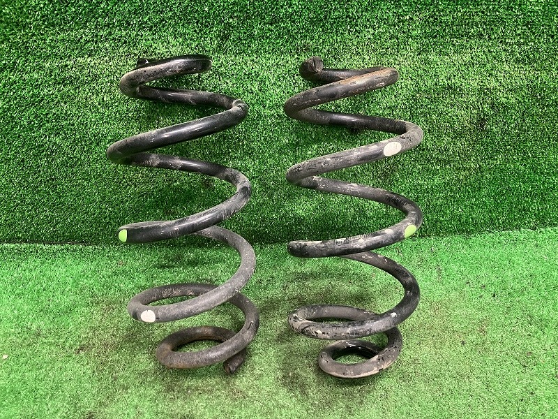 【中古】 エクストレイル NT32 リアスプリングセット 20X 4WD 5人 55020-4CE6A RAW