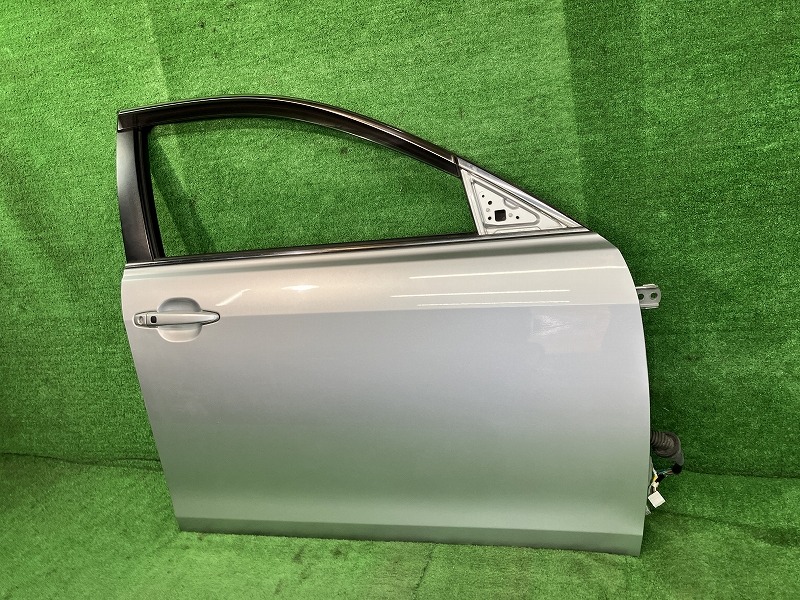 【中古】 カムリ ACV45 右フロントドア G 4WD 67001-33160 1D4