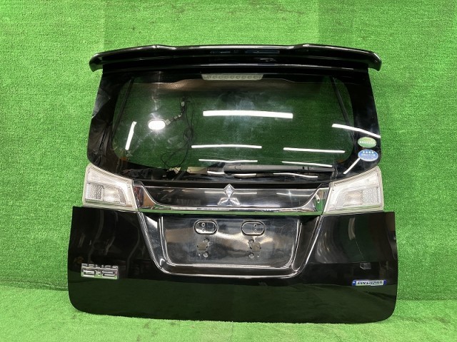 【中古】 デリカD2 MB36S バックドア・リアゲート カスタムハイブリッドMV 4WD ニホンイタ M25Q8 MQ511173 ZMV