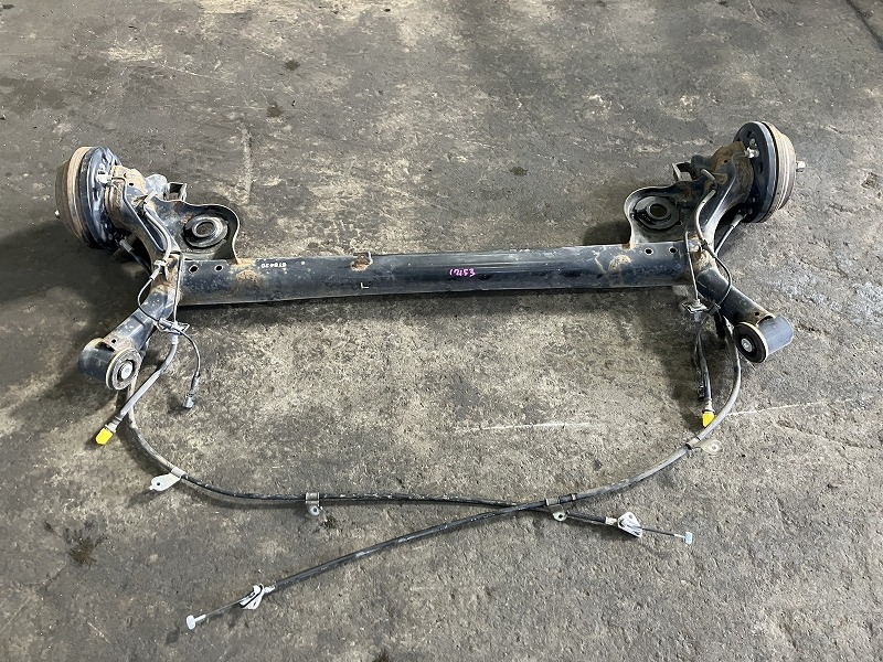 【中古】 ラパン HE33S リアアクスルビーム L 46500-74P50 ZSE