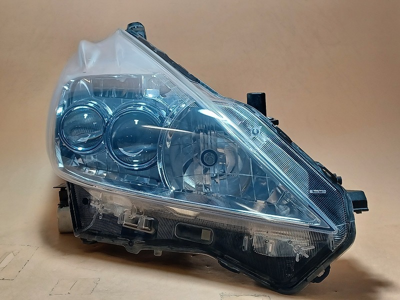 【中古】コーティング済 プリウスα ZVW41W 右ヘッドランプ・ヘッドライト Sツーリングセレクション コイト 47-42 81145-47290 3R3|鈴木商会 店