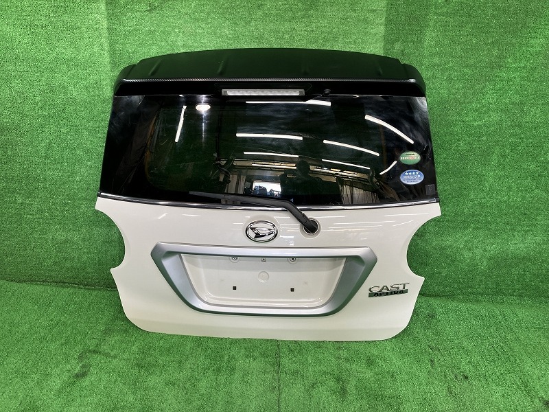 【中古】 キャスト LA260S バックドア・リアゲート アクティバG SA3 4WD アサヒ M2LT 67005-B2G60-B0 W24
