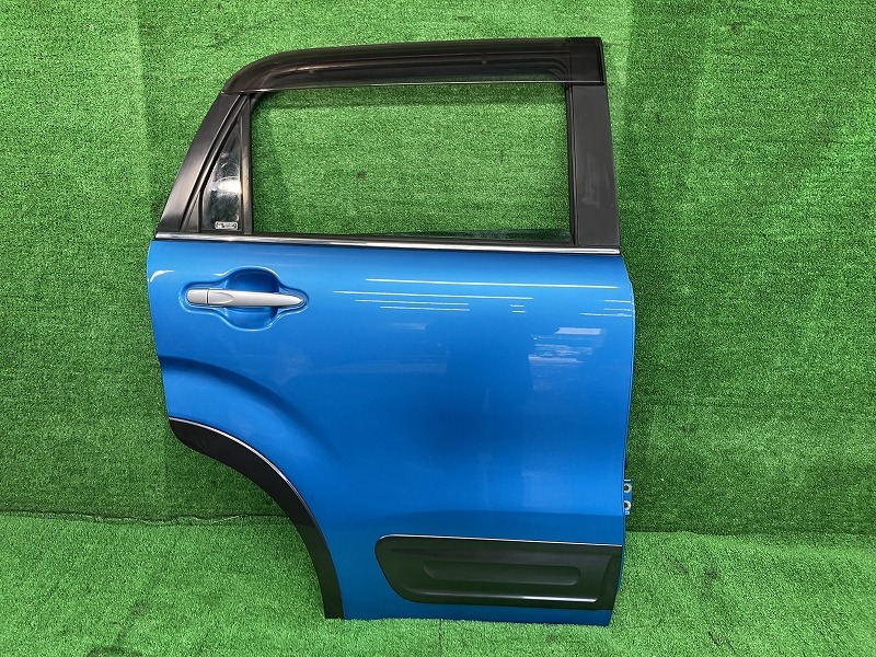 【中古】 キャスト LA260S 右リアドア アクティバG SA2 4WD セントラル M261 67003-B2260 B80