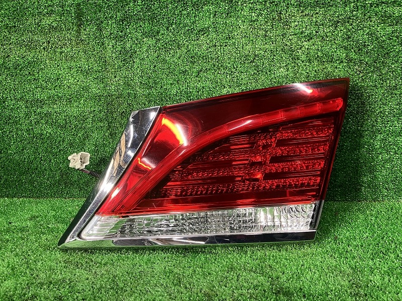 【中古】 クラウン GRS211 右フィニッシャーパネル スタンレー 30-405 81581-30521 2EF