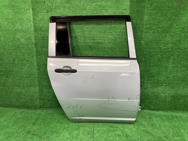 【中古】 プロボックス NCP165V 右リアドア DXコンフォート 4WD ニホンイタ M3108 67003-52560 1E7