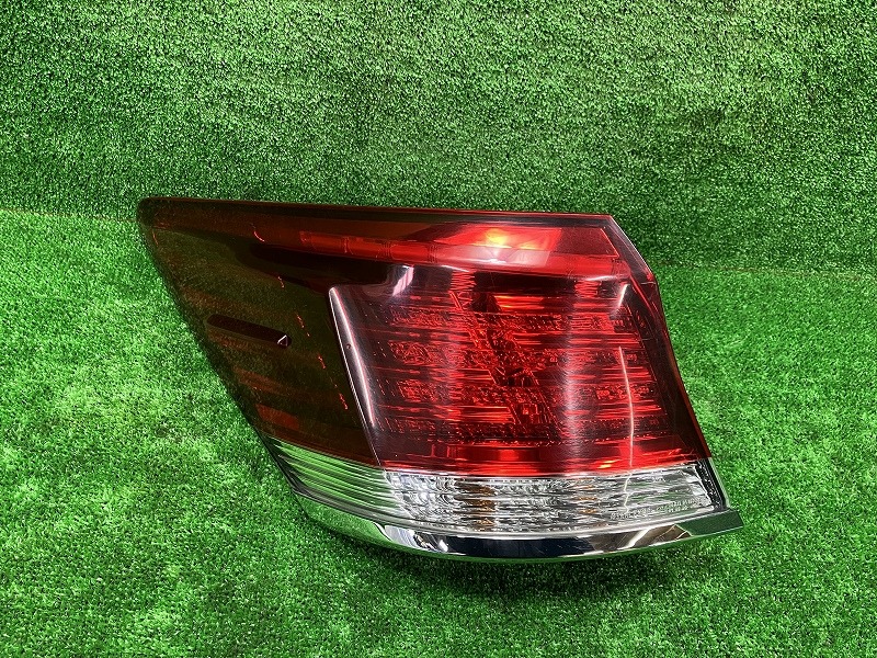 【中古】 クラウン GRS211 左テールランプ・テールライト スタンレー 30-404 81561-30D11