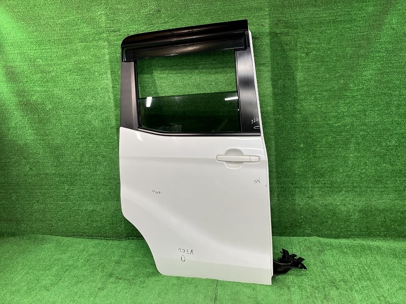 【中古】 デイズルークス B21A 右リアドア ハイウェイスター X 4WD ニホンイタ M31Q8 82100-6A00L FMS