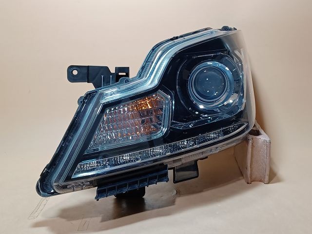 【中古】コーティング済 ソリオ MA15S 左ヘッドランプ・ヘッドライト バンディット コイト 100-59273 35320-54MA0 ZCW