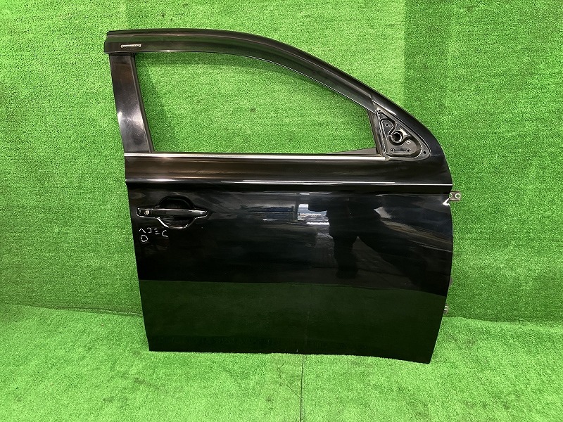 【中古】 アウトランダー GG2W 右フロントドア PHEV Gセーフティパッケージ 4WD ニホンイタ M408 5700B672 X42