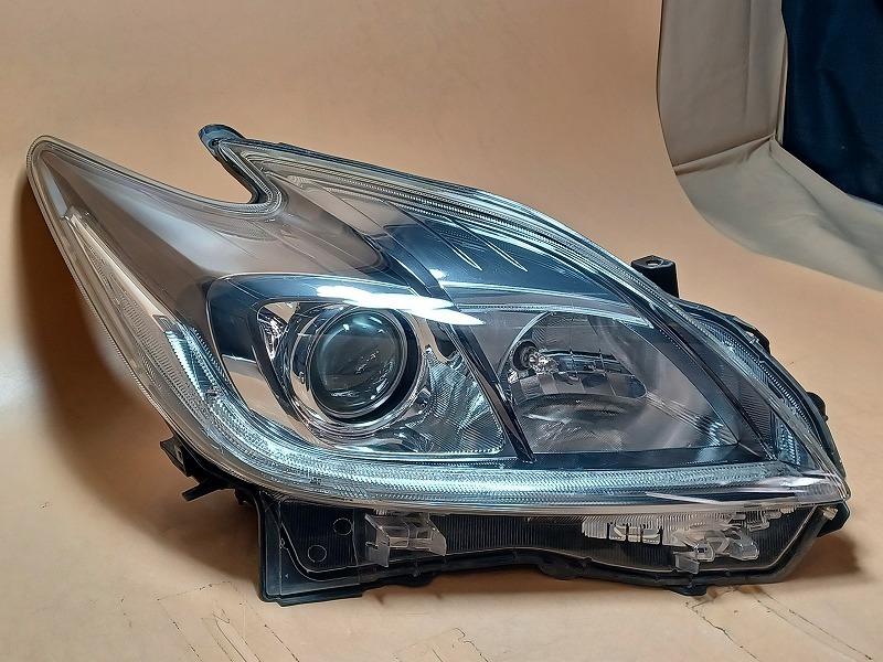 【中古】コーティング済 プリウス ZVW30 右ヘッドランプ・ヘッドライト S コイト 47-52 81110-47410 202
