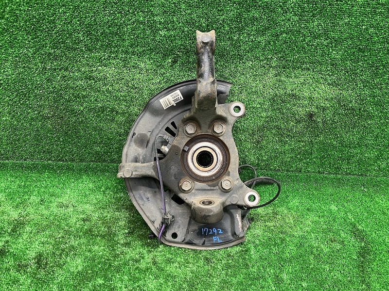 【中古】 エスティマ AHR20W 左フロントナックルハブ X 4WD 7人 43212-28120 202