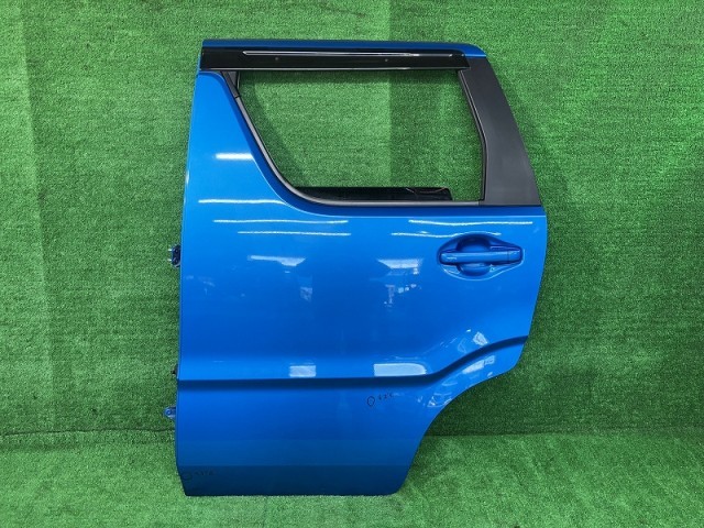 【中古】 ワゴンR MH35S 左リアドア FA 4WD セントラル M261 68004-63R00 ZWY