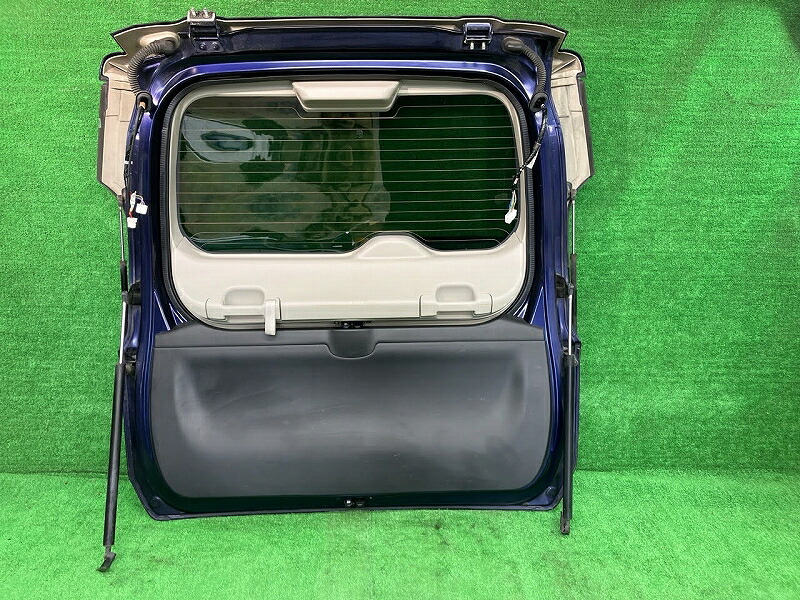 【中古】 セレナ GFNC27 バックドア・リアゲート ハイウェイスター 4WD 8人 ニホンイタ M28Q8 K010M-5TAAA RBR