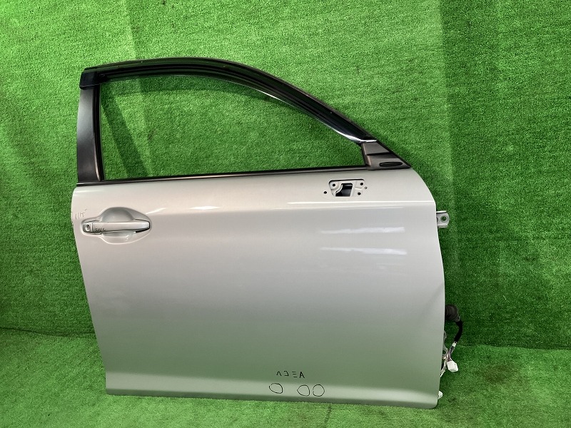 【中古】 カローラフィールダー NZE164G 右フロントドア 1.5X 4WD ニホンイタ M308 67001-12B00 1F7