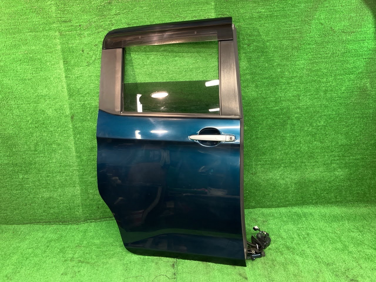 【中古】 ルーミー M910A 右リアドア G 4WD アサヒ M2L2 67003-B1101 B82