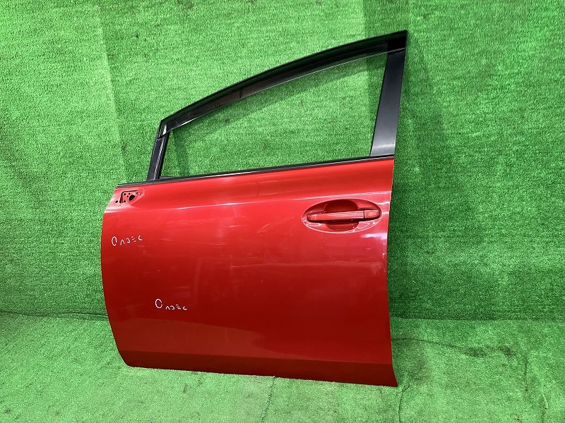 【中古】 プリウスα ZVW41W 左フロントドア Sツーリングセレクション 5人 アサヒ M2H3 67002-47110 3R3