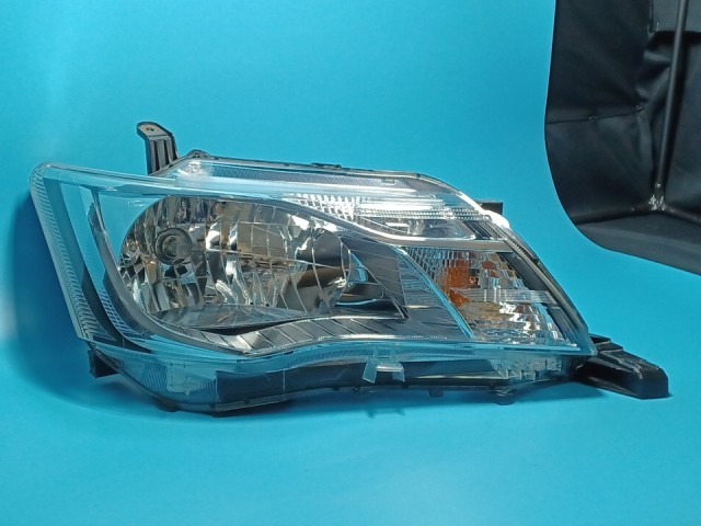 【中古】コーティング済 カローラフィールダー NZE164G 右ヘッドランプ・ヘッドライト 1.5X コイト 12-581 81130-12J00 1F7
