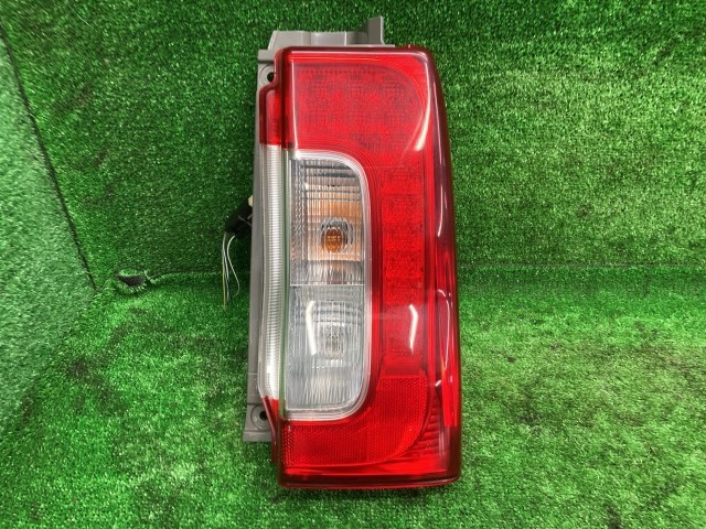 【中古】 タント LA610S 右テールランプ・テールライト L SA コイト 220-51391 81551-B2300 R67