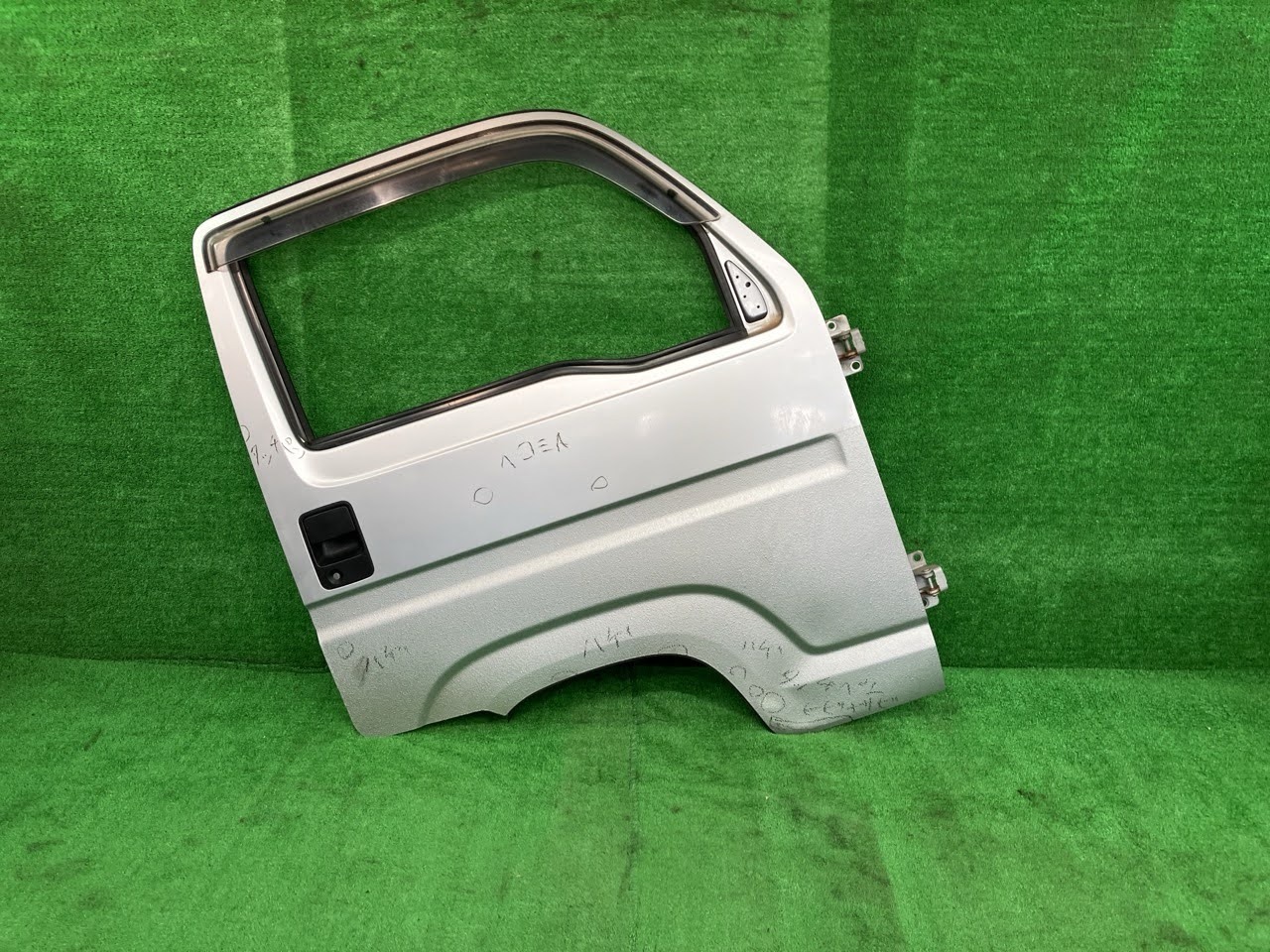 【中古】 アクティ HA9 右フロントドア SDX 4WD ニホンイタ M3108 67010-TP8-J00ZZ NH700M