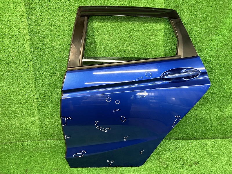 【中古】 フィット GK4 左リアドア 13G Fパッケージ 4WD アサヒ M2L3 67550-T5A-N00ZZ B593M