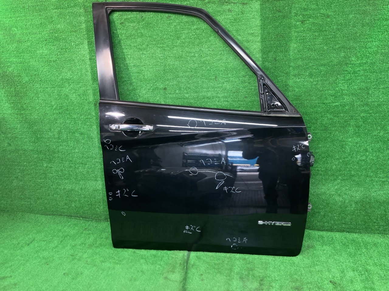 【中古】 セレナ GNC27 右フロントドア X 4WD 8人 アサヒ M2H3 H010M-5TAMA G41