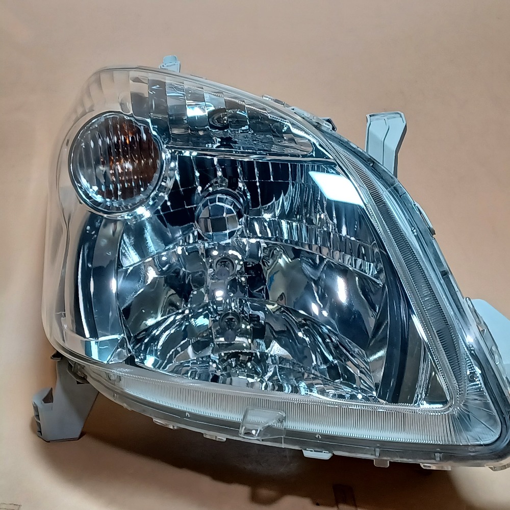 【中古】コーティング済 ラウム NCZ25 右ヘッドランプ・ヘッドライト ラウム Sパッケージ コイト 46-5 81110-46040 6T4 9,405円