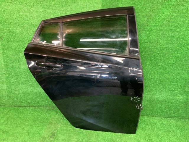 中古】 プリウス ZVW55 右リアドア Aツーリングセレクション 4WD