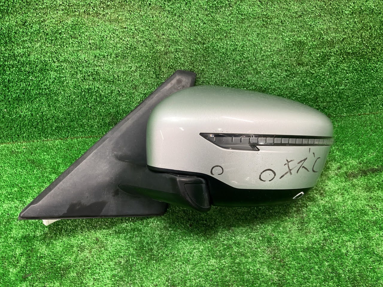【中古】 セレナ GNC27 左サイドミラー・ドアミラー B 4WD 8人 ムラカミ G835 96302-5TA0B K23
